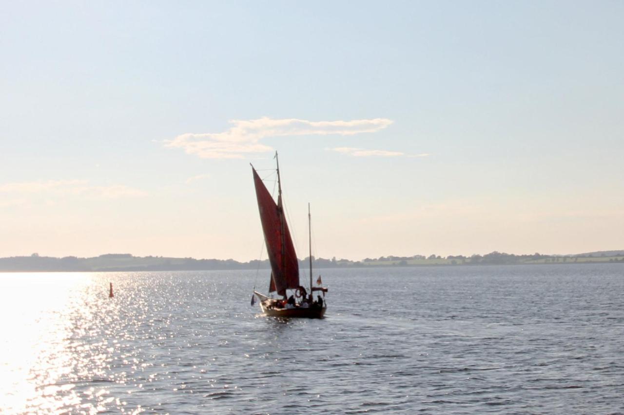 Strandnah Mit Terrasse, Gratis Nutzung Vom Ahoi Erlebnisbad Und Sauna In Sellin - Strandhaus Moenchgut Fewo06 Лоббе Экстерьер фото